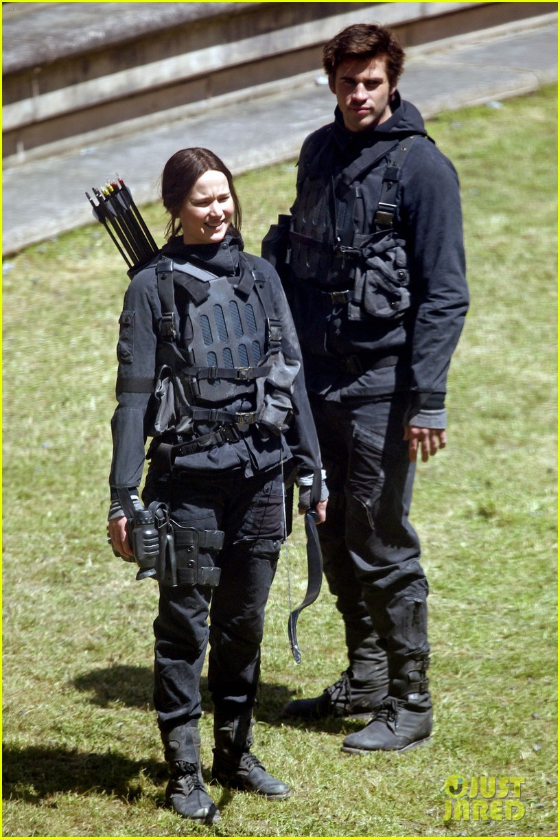 Jennifer Lawrence, Hunger Games cast unveil Mockingjay - Part 2