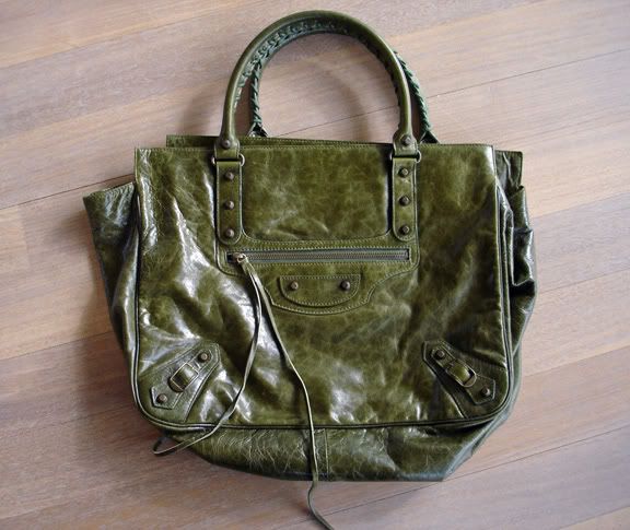 oliveFW05Shopper.jpg