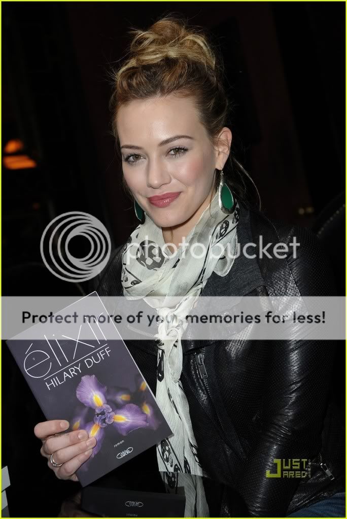 hilaryduffelixirsigningparis11.jpg