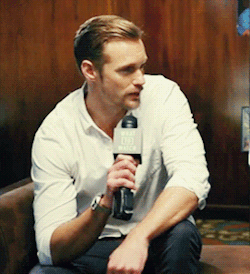 tumblr_o4ezeoEAUx1rtj2i3o3_250.gif