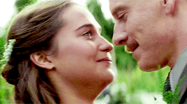 tumblr_ocovxtYjYu1qzs7uio9_r1_400.gif