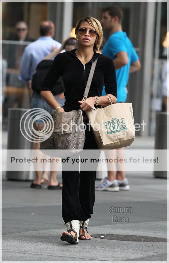 cassie-whole-foods1-INF.jpg