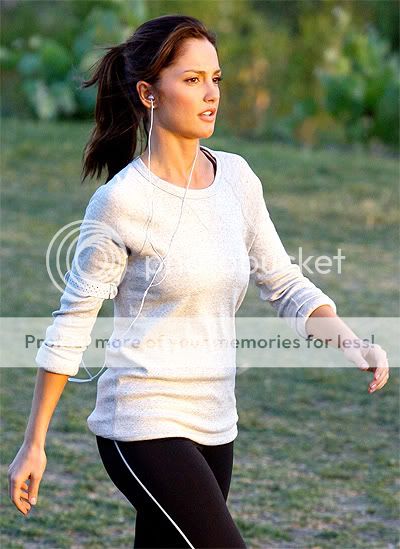 Minkaathleticgeytop.jpg