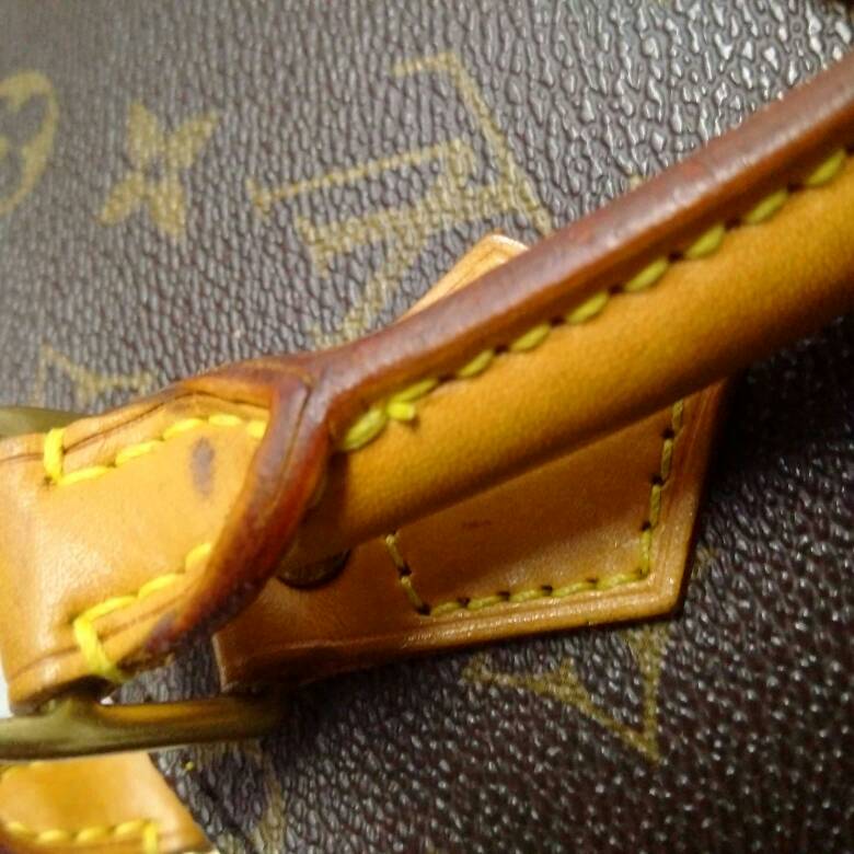 It's very telling how much the quality/ QC/ expertise of LV repair has  dropped when the atelier cannot even replace the pull tab properly… : r/ Louisvuitton