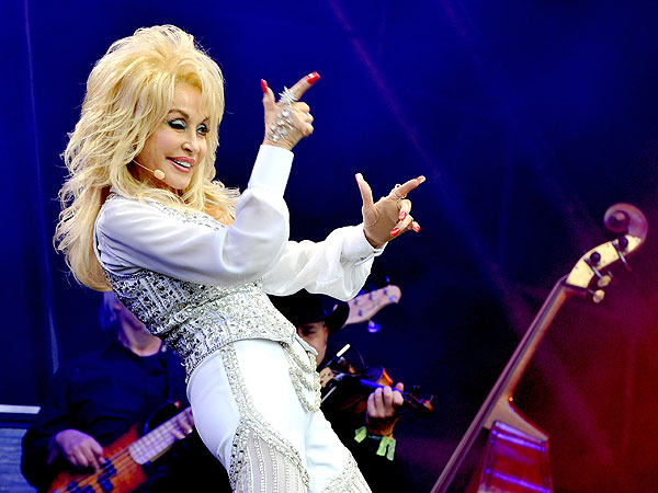 dolly-parton-600x450.jpg
