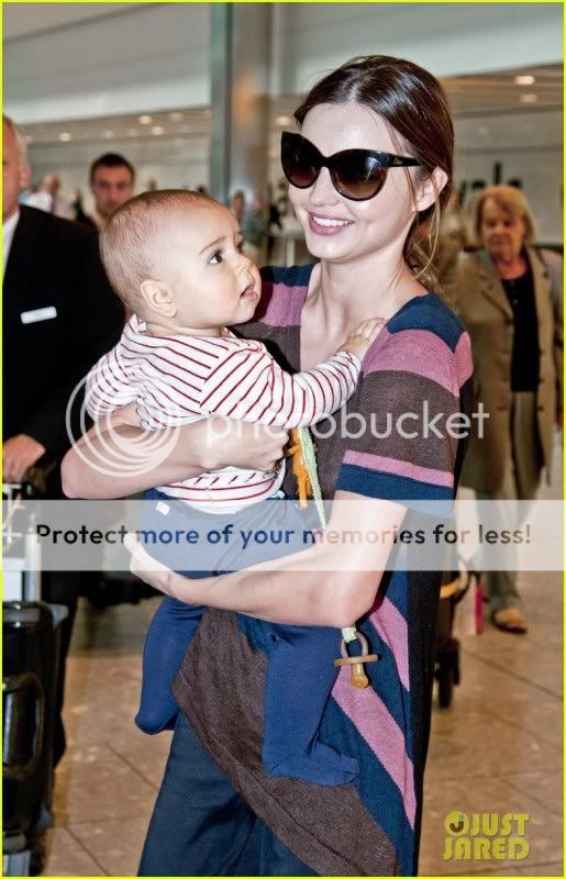 miranda-kerr-flynn-heathrow-airport-1.jpg