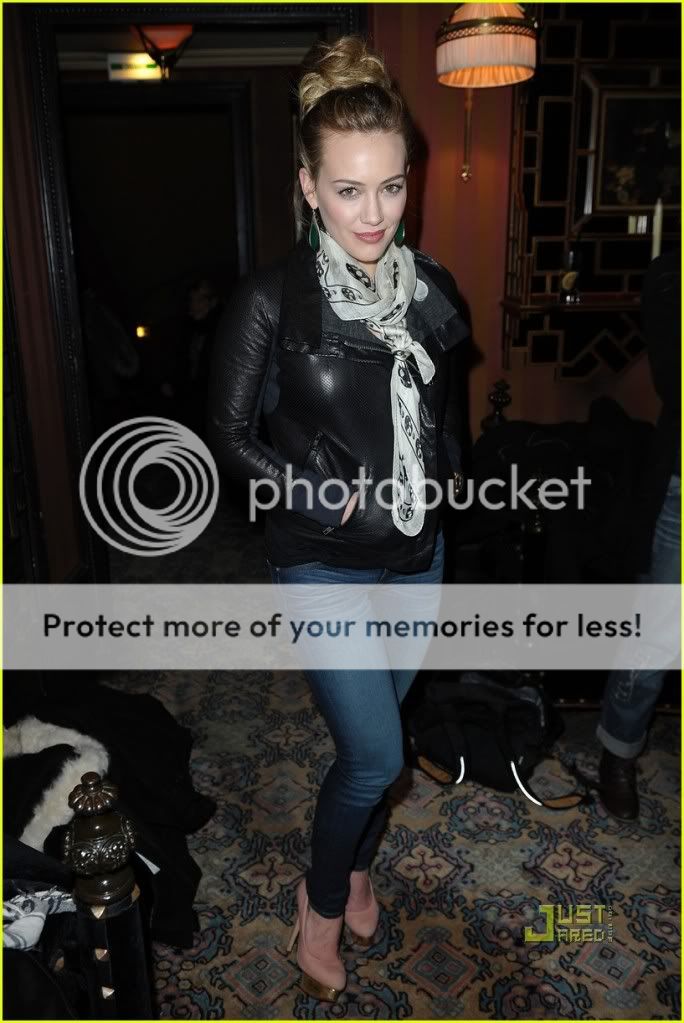 hilaryduffelixirsigningparis07.jpg