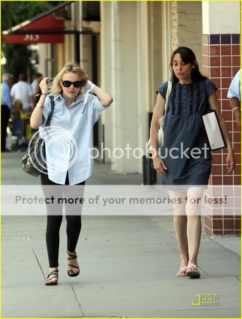 dakota-fanning-new-jane-pic-04.jpg