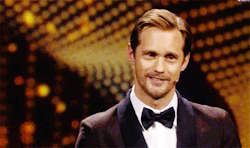 tumblr_nzbh5t3pqp1rtj2i3o5_250.gif