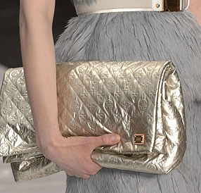 louis-vuitton-limelight-clutch-pearl.jpg