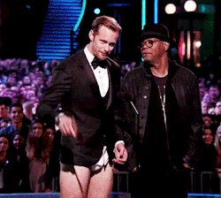 tumblr_o5hjr3zWWA1rtj2i3o3_250.gif