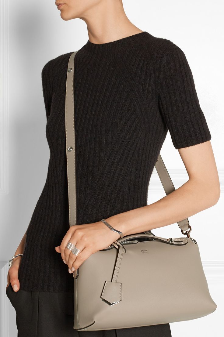4a2d5d38d72289a581d3e37309d1da96--fendi-sac-fendi-by-the-way.jpg