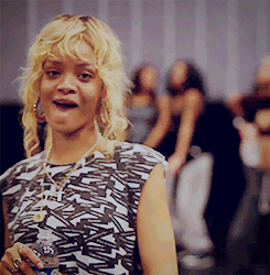tumblr_m2s9943CNO1r0f9mio4_250.gif
