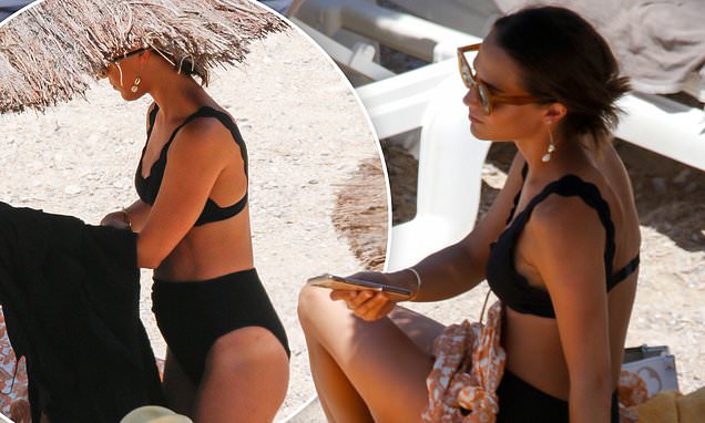 www.dailymail.co.uk