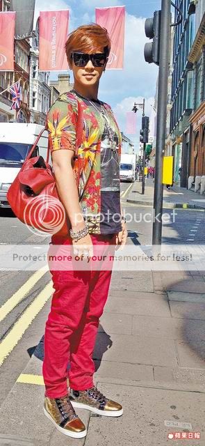 showlo_zpsfa0c8063.jpg