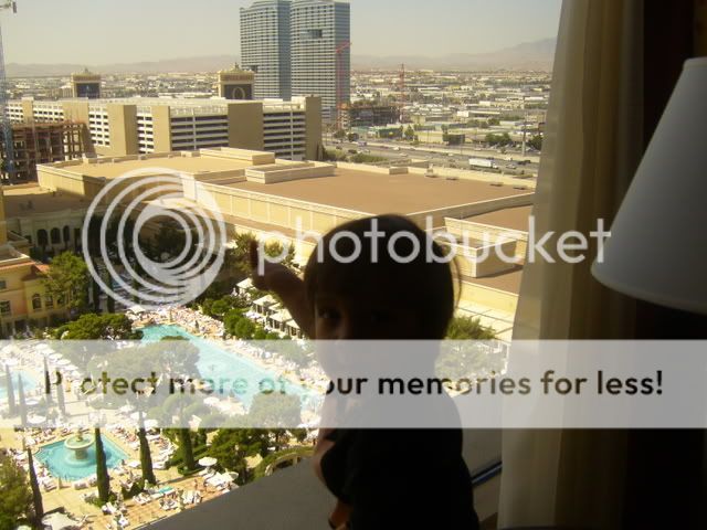 vegas012.jpg