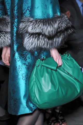 Valentino-Fall-Fashion-2009-017_runway0.jpg
