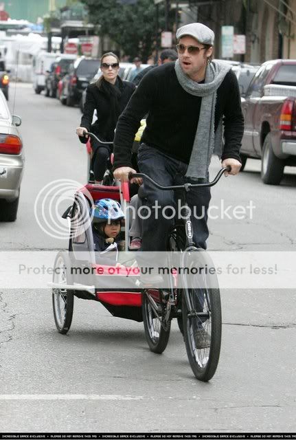 22-12_outforafamilybicycleride5B125.jpg