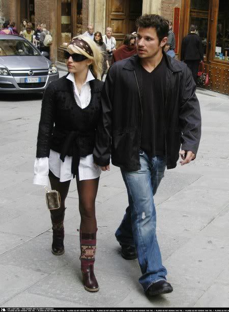 lachey-stroll20.jpg