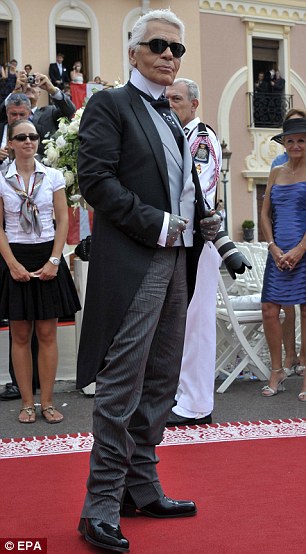 article-2010625-0CD5E88000000578-314_306x554.jpg