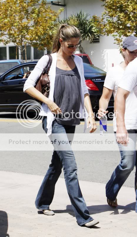 32373_Celebutopia-Gisele_Bundchen_l.jpg