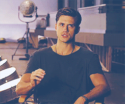 tumblr_mio3b3SZ6O1qcj6rgo3_250.gif