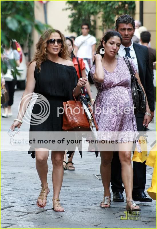 jennifer-lopez-shoulder-05.jpg