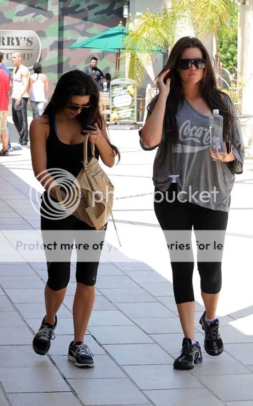 kim-khloe-072810-16.jpg