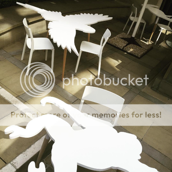 HermesPopUpCafeTable_zps6hhynvgr.png