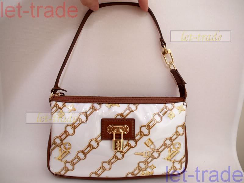 Louis Vuitton Beige Noisette Monogram Vernis Key Pouch Pochette