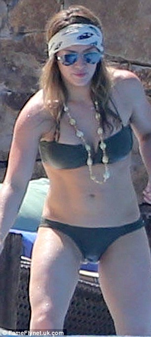 article-2323703-19C0E0C2000005DC-385_306x681.jpg
