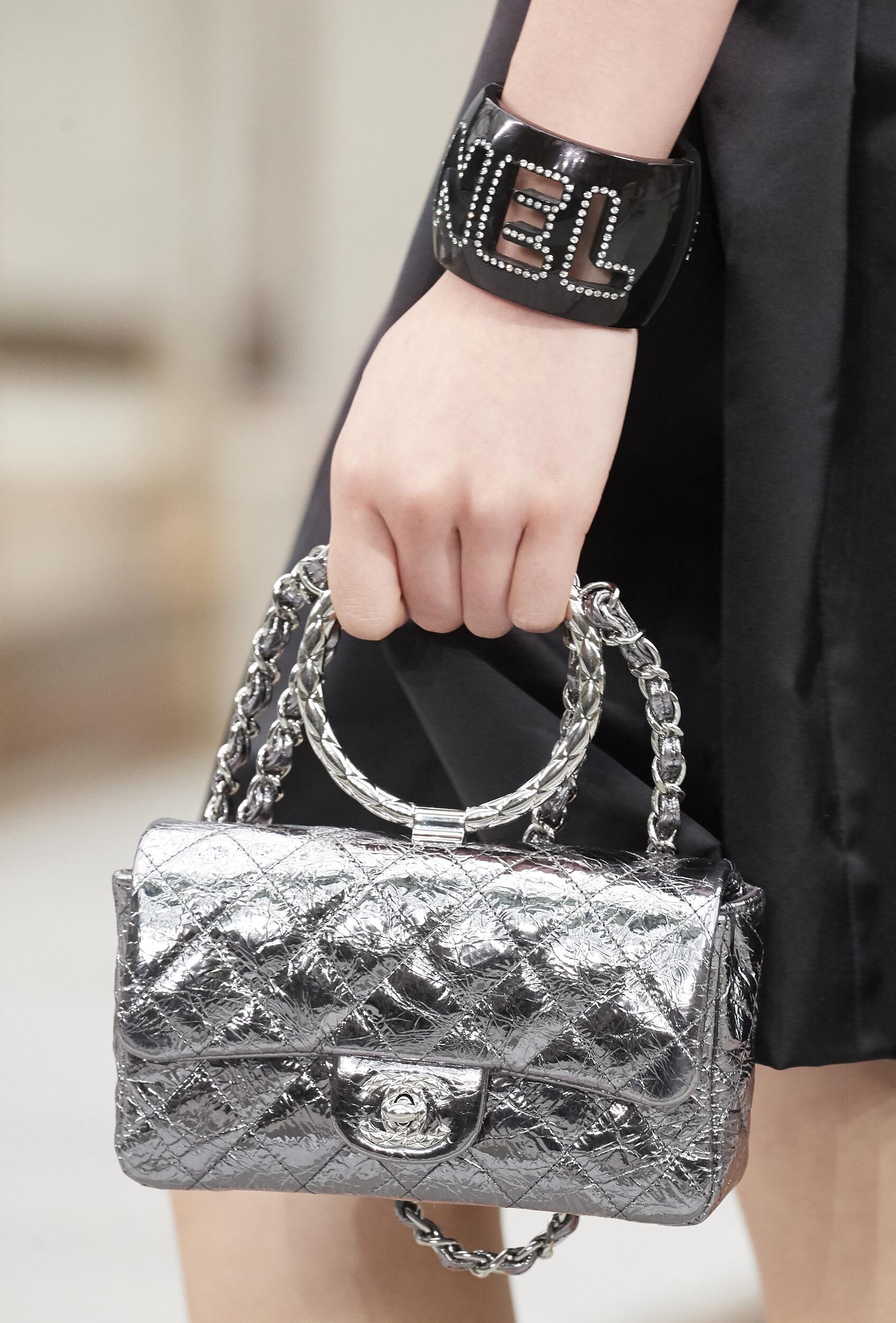 2020-Bag-Woman-Chanel-Summer.jpg
