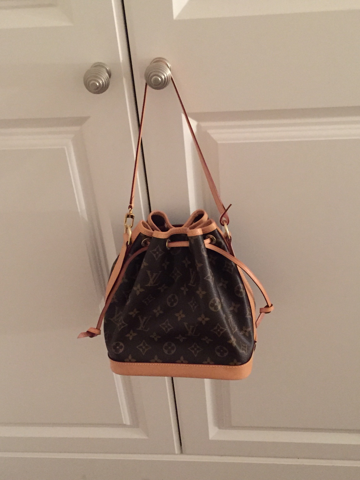 This LV Hack Turns your Neverfull Into a Neo Noe #lvbag #shortsfeed 