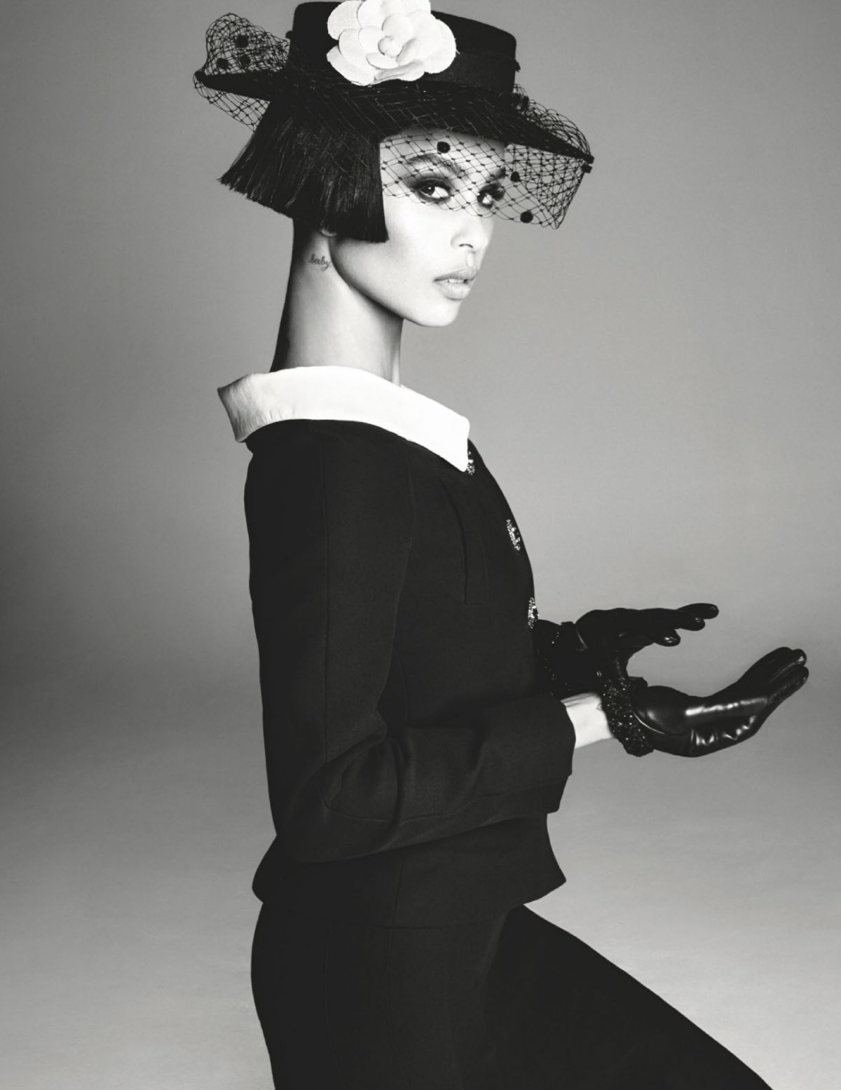 zoe-kravitz-in-vogue-magazine-july-2019-3.jpg