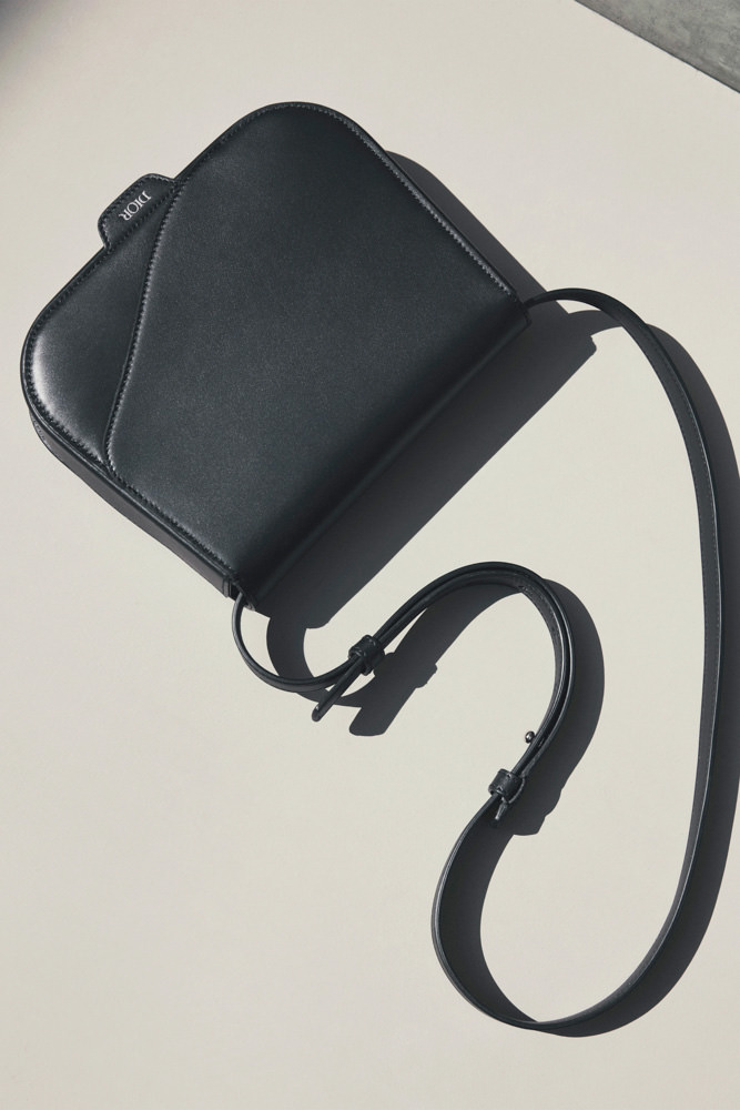 Dior-Mens-Spring-2021-Bags-14.jpg