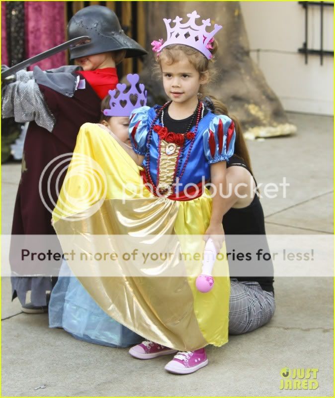 jessica-alba-family-fun-day-02.jpg