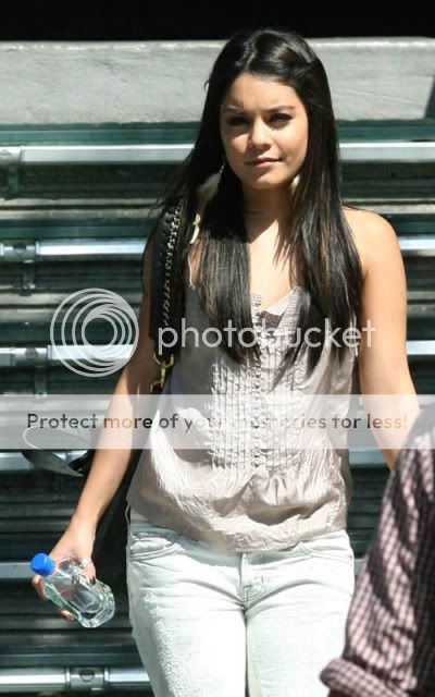 vanessa-hudgens-889-9.jpg