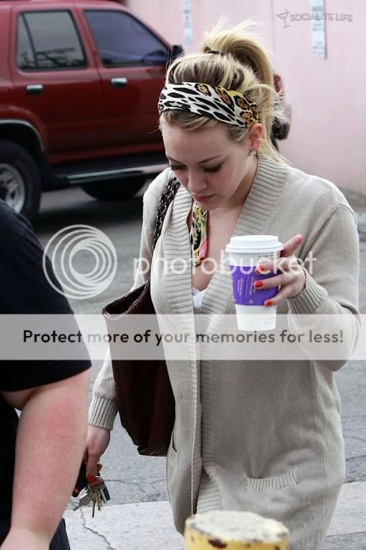 gallery_enlarged-hilary-duff-cof-1.jpg