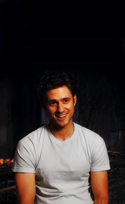 tumblr_mk3jwiyNMt1r16b0io1_250.gif