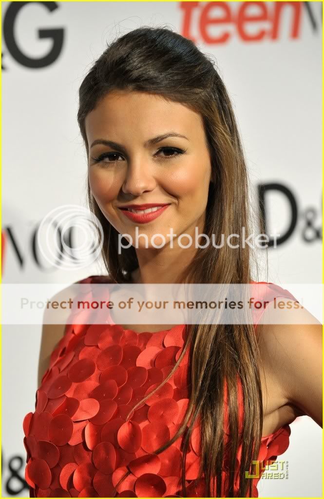 victoria-justice-teen-vogue-04.jpg