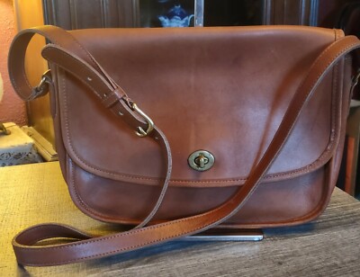 Vintage 1980s British tan crossbody COACH purse