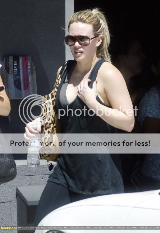 03238_hilary_duff_paty_restaurant-1.jpg