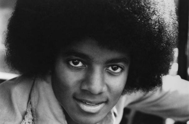 Young-and-Sexy-michael-jackson-35312777-608-400.jpg
