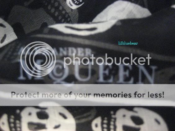 labelscarf.jpg