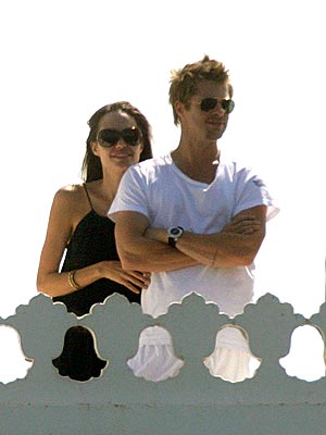 angelina_jolie300.jpg