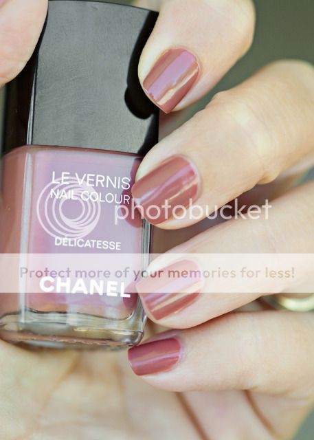 Chanel on your nails #3, Page 127