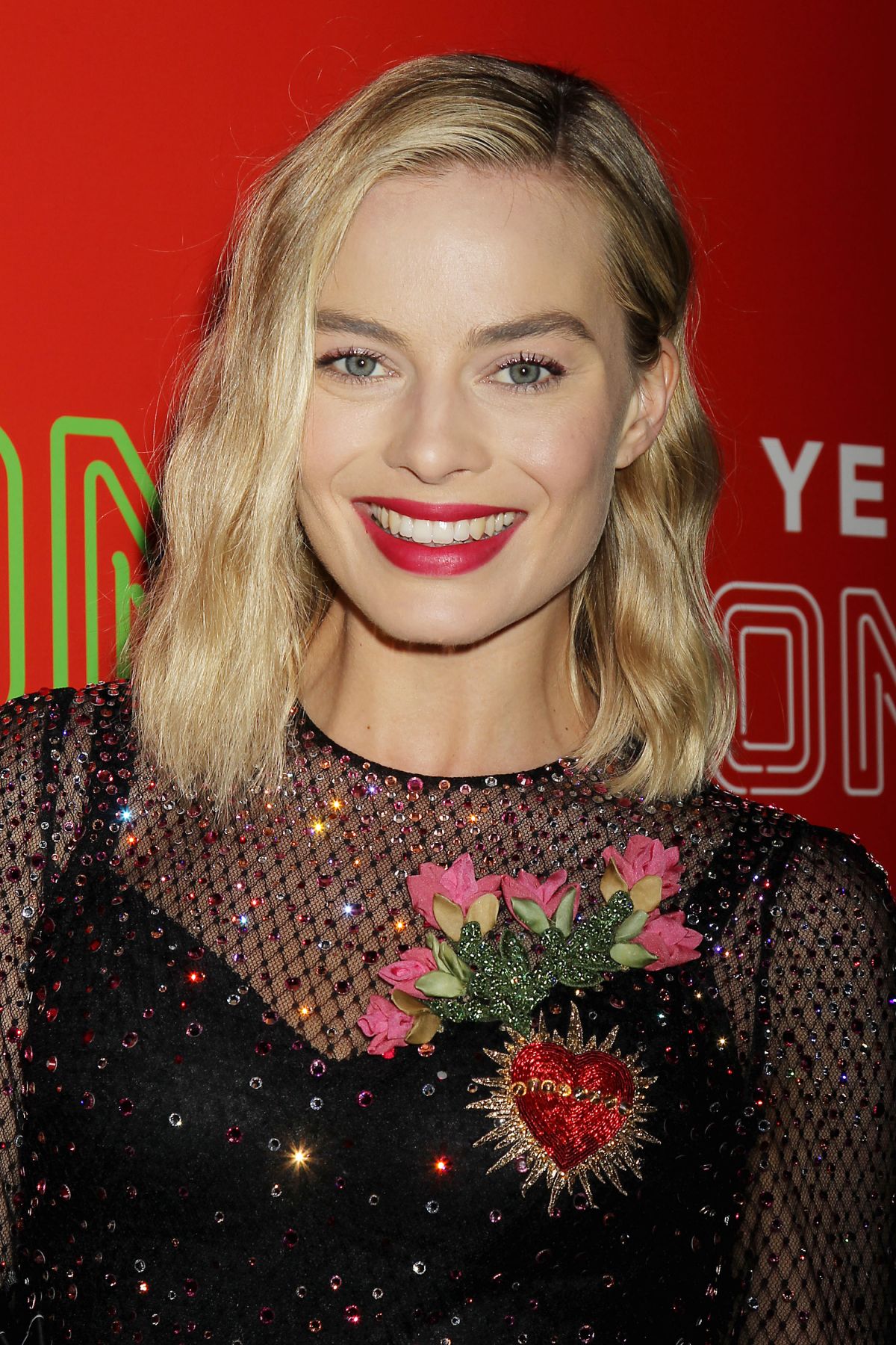 margot-robbie-at-1st-annual-neon-holiday-party-hosted-by-margot-robbie-and-allison-janney-in-new-york-12-12-2017-8.jpg
