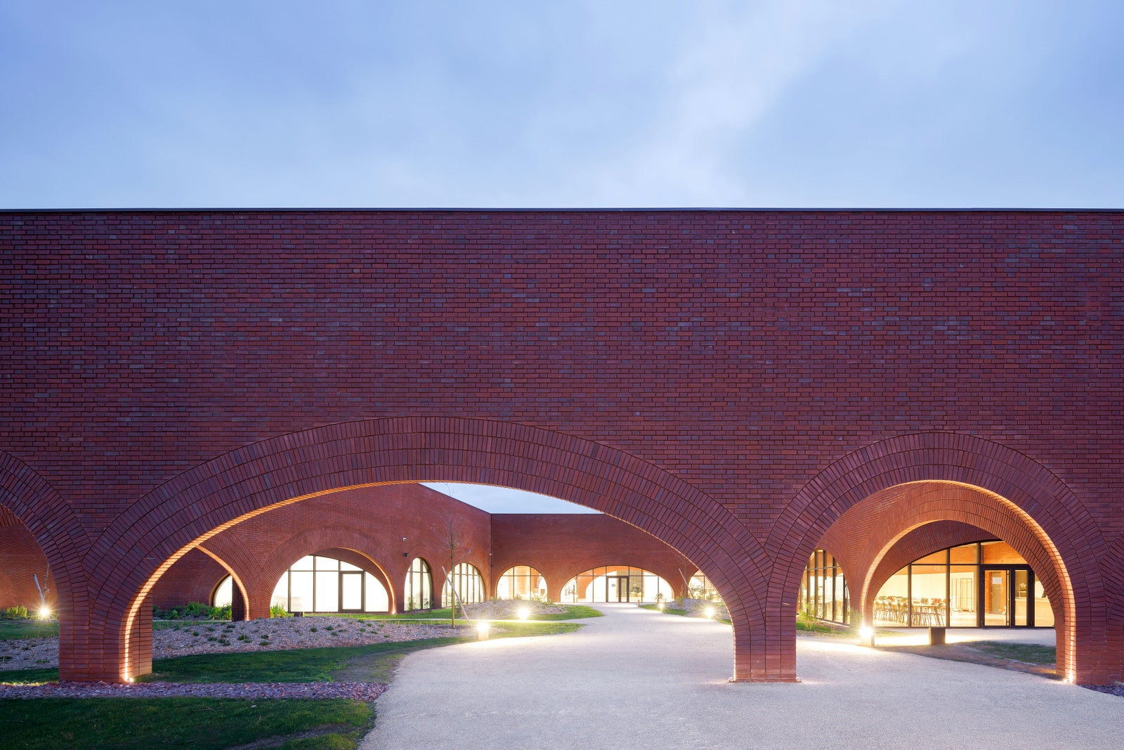 In Normandy Hermèss new Maroquinerie de Louviers features arches of locally made brick.